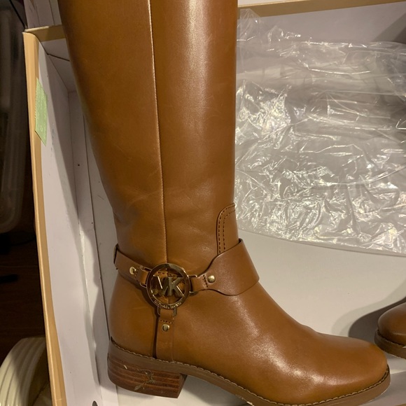 Michael kors boots - Picture 3 of 9
